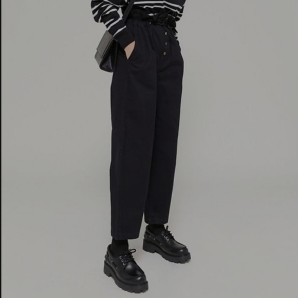 URBAN OUTFITTERS Terra High-Waisted Button-Front Paperbag Pants XS - Picture 2 of 7